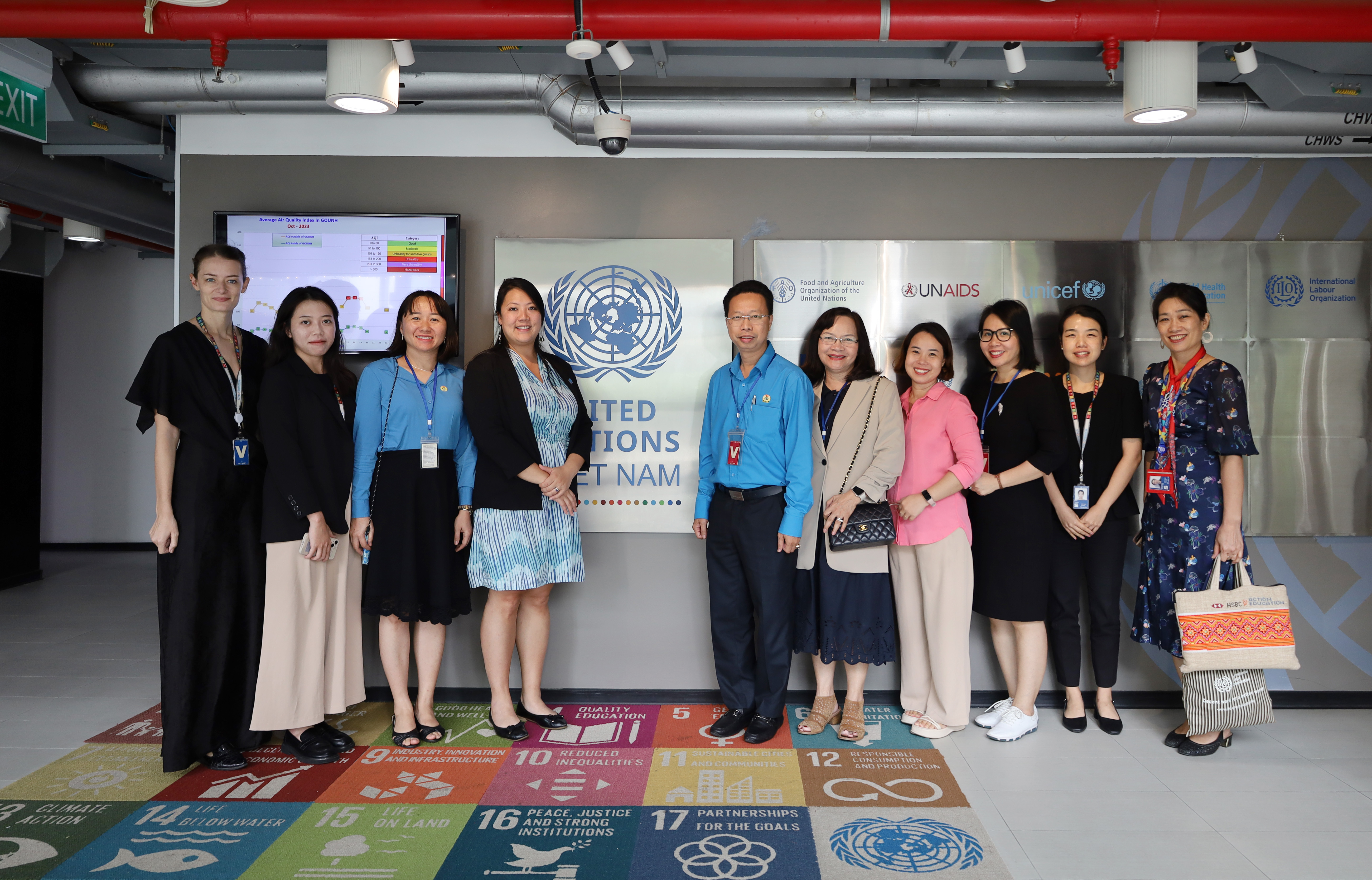 IOM and VCCI announced the findings of the report at the hybrid meeting with Businesses to Discuss Decent Living Conditions and Social Protection for Vietnamese Internal Migrant Workers